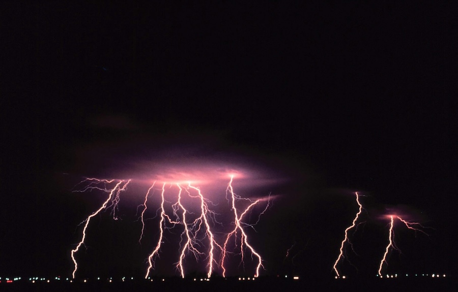 Image of lightning on a black sky