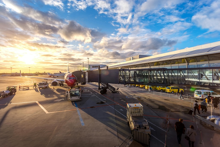 Picture of a plane unloading passengers
