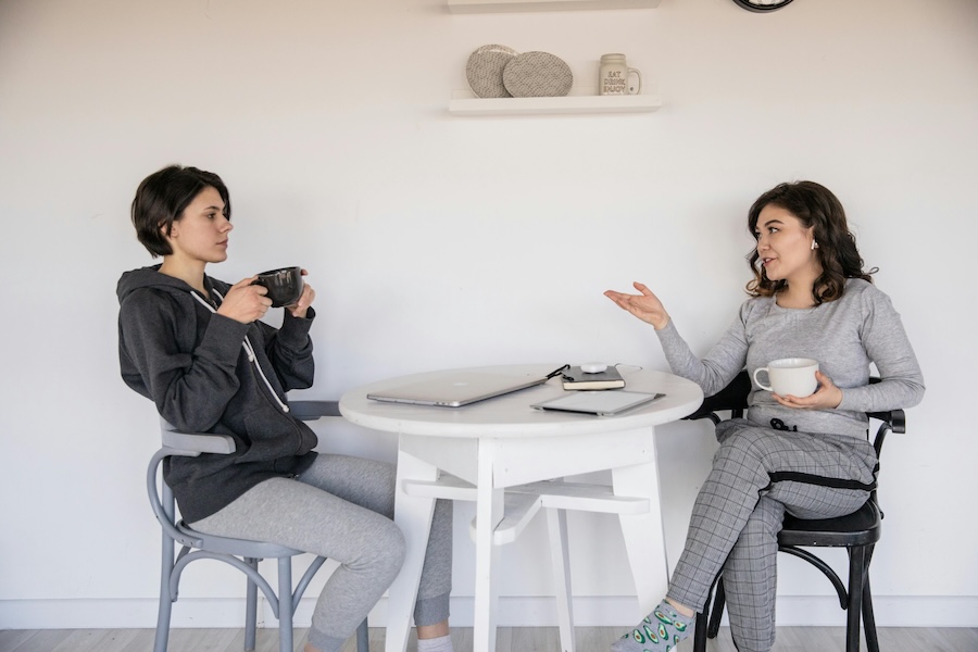 Two people having an in-depth conversation